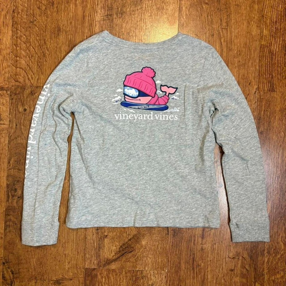 Vineyard Vines grey long sleeve shirt with cute whale design, w/ flaw